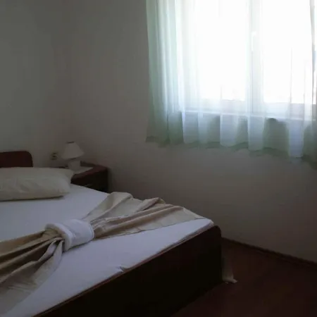 Apartment Via *